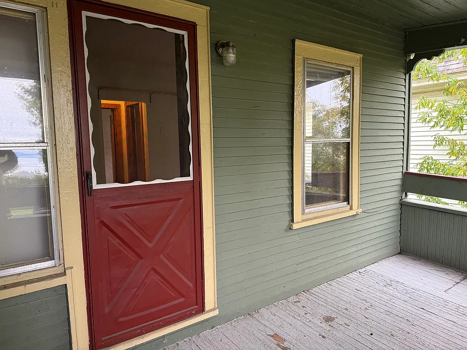 Building Photo 4