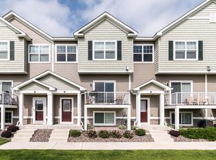 9575 Jefferson Dr APT 5, Chanhassen, MN 55317