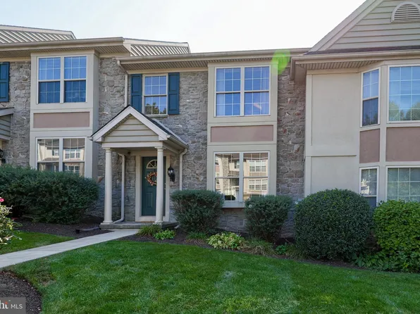 714 Royal View Dr, Lancaster, PA 17601