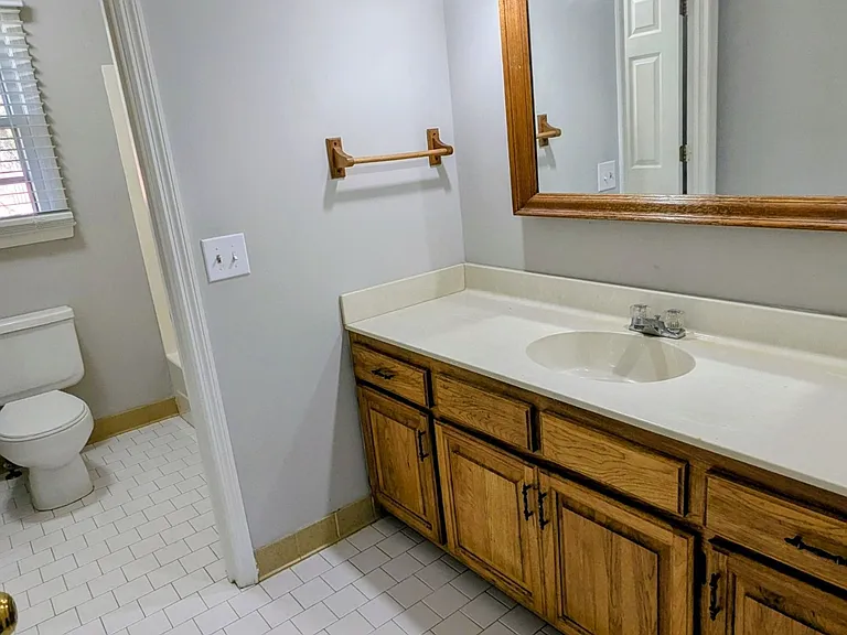 502 Irongate Blvd — Photo 8