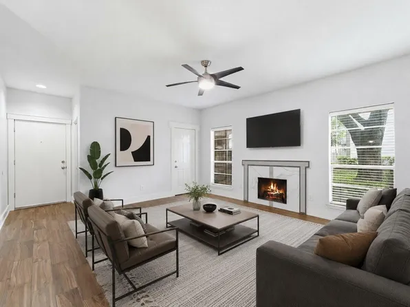 9707 Richmond Ave APT 127, Houston, TX 77042