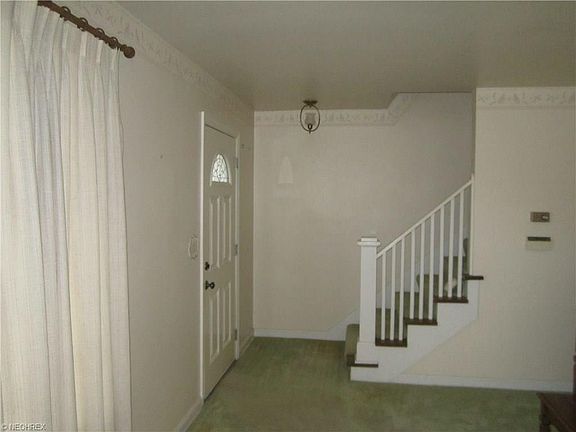 5th image of 284 E Ford Ave