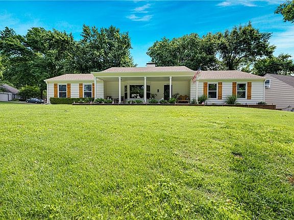2nd image of 4901 Pawnee Dr