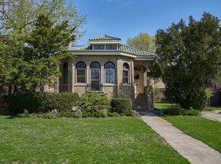 1123 Dobson St, Evanston, IL 60202