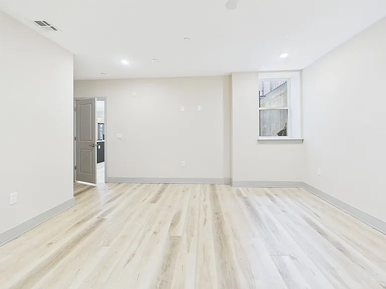 2nd Street Lofts -Newly Constructed Modern Apartments — Photo 15