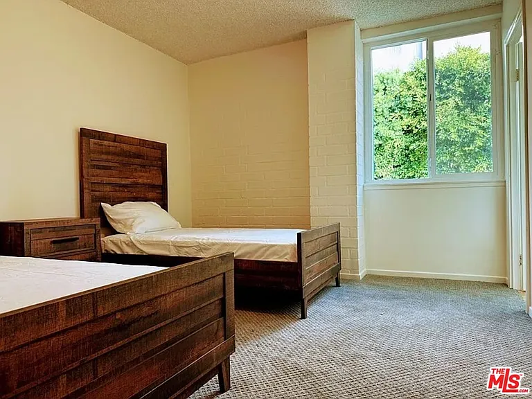 540 Kelton Ave #2A — Photo 10