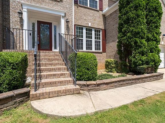 5th image of 3717 Shady Maple Dr