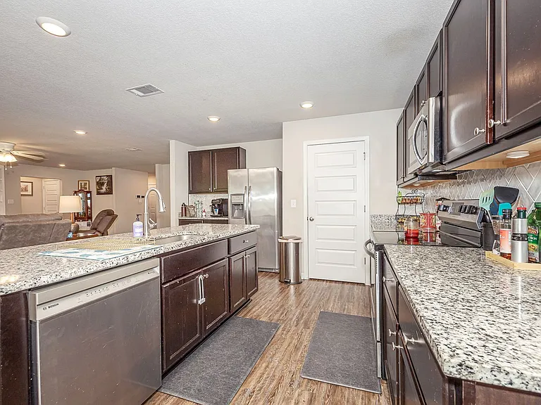 9125 Bellewood Dr — Photo 14