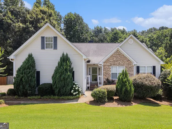 6411 Compass Dr, Flowery Branch, GA 30542