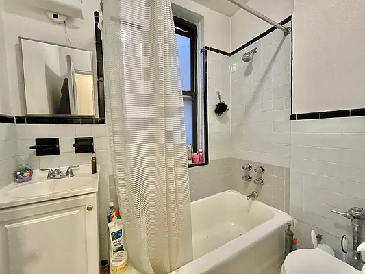 Rented by Lucas X Realty LLC | media 2