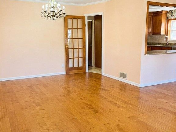 3rd image of 2643 211th Street