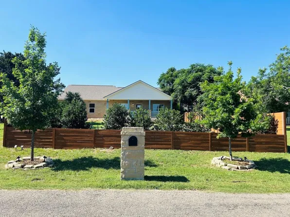 18322 Lake Oaks Dr, Jonestown, TX 78645