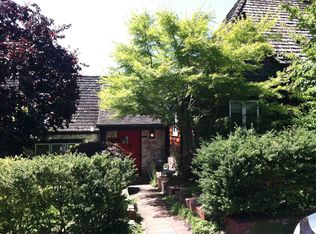 3922 NE Belvoir Pl, Seattle, WA 98105