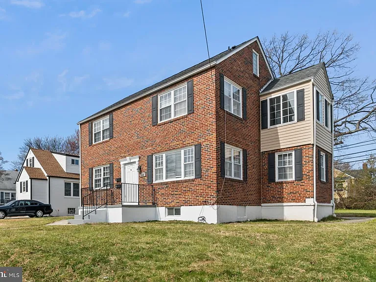 2528 Wendover Rd #B — Photo 3