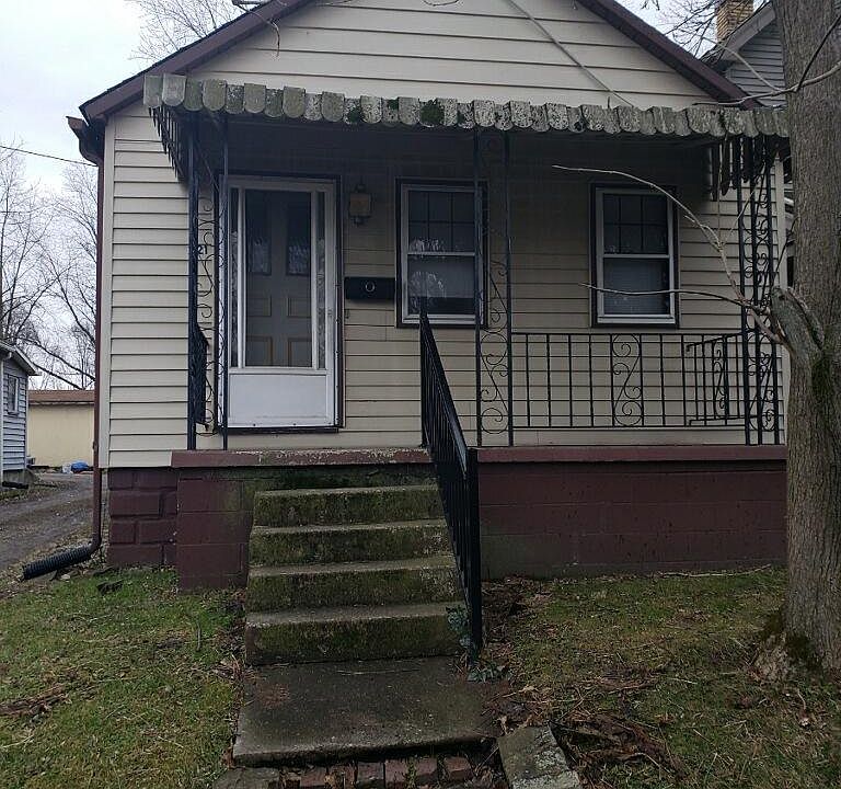 1st image of 221 Ann Ave
