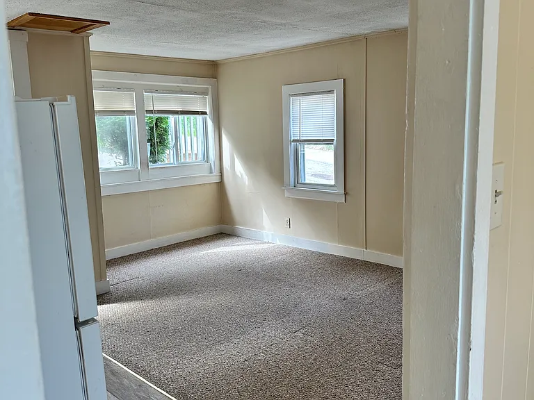 27 Central Park Ave #1 — Photo 16