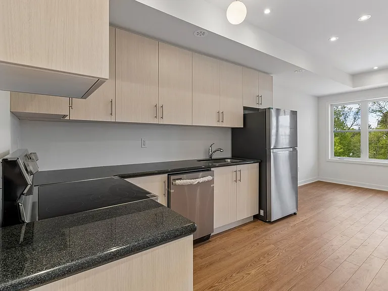 15100 Yonge St #206 — Photo 11