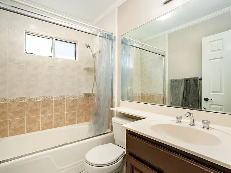 Main bathroom