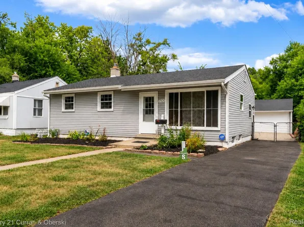 17424 Salem St, Detroit, MI 48219