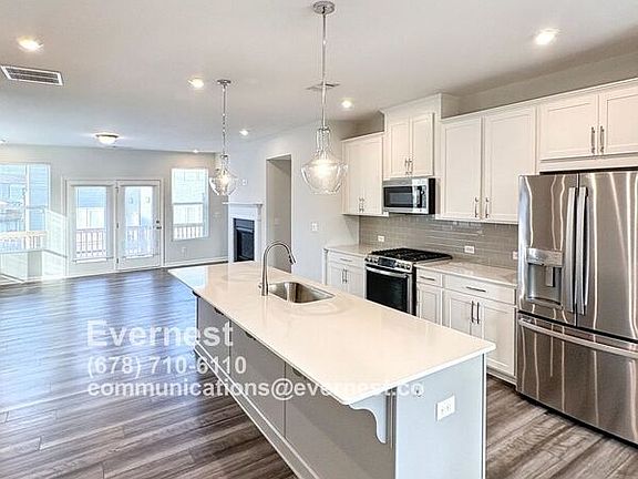 2nd image of 2230 Whistler Way NE