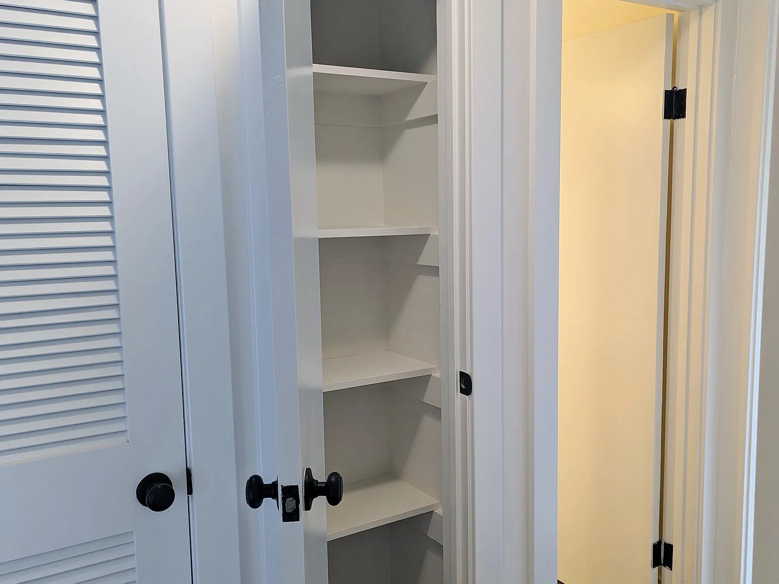 2 bed, 1050 sqft, $3,100 — Photo 3