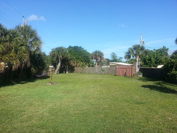 Backyard-Shed & Hammock