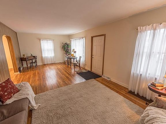 2nd image of 527 Yale Ave
