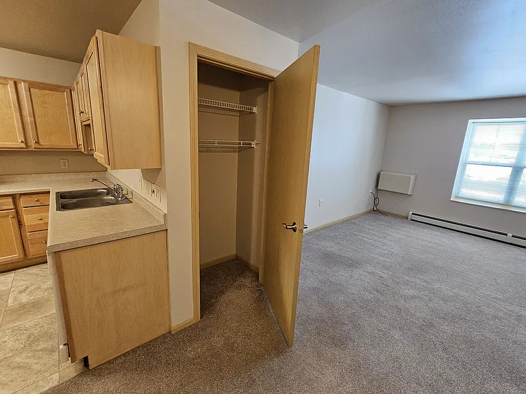 1479 Pleasant St — Photo 12