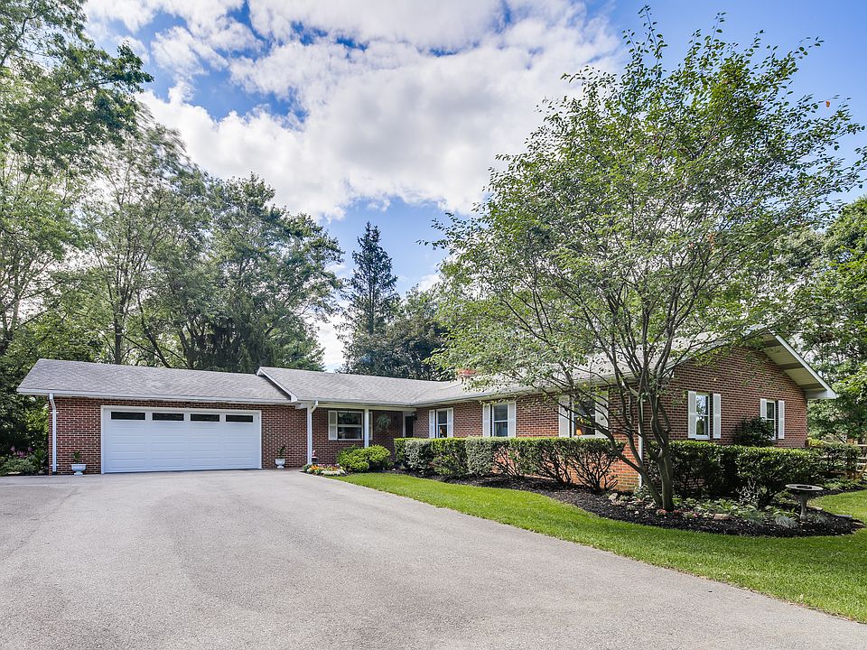 1st image of 3322 Rosemary Ln