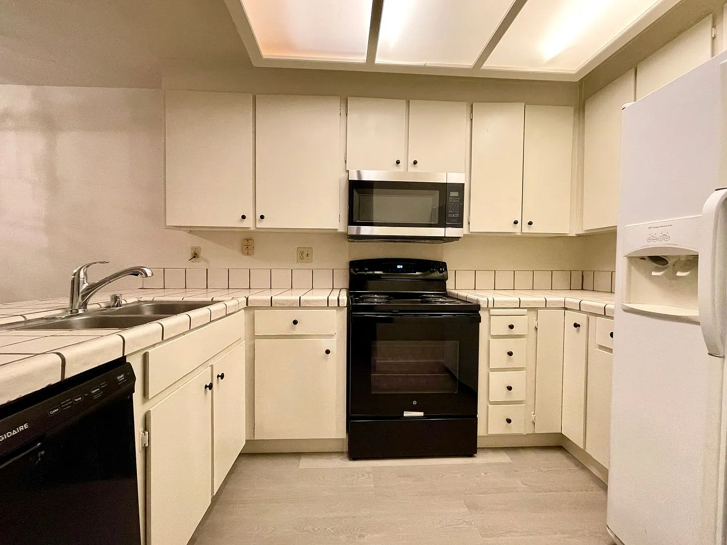 Must see to appreciate! North San Jose 4 bedroom 2.5 bathroom home — Photo 3