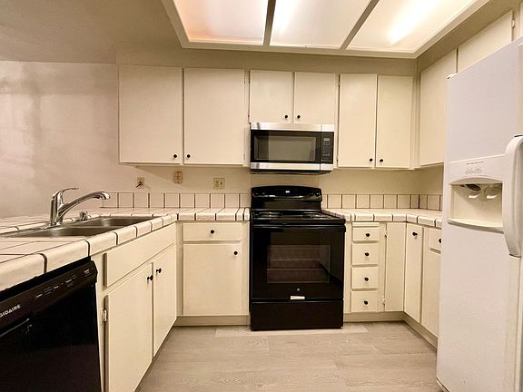 3rd image of 1716 Heavenly Bamboo Ct