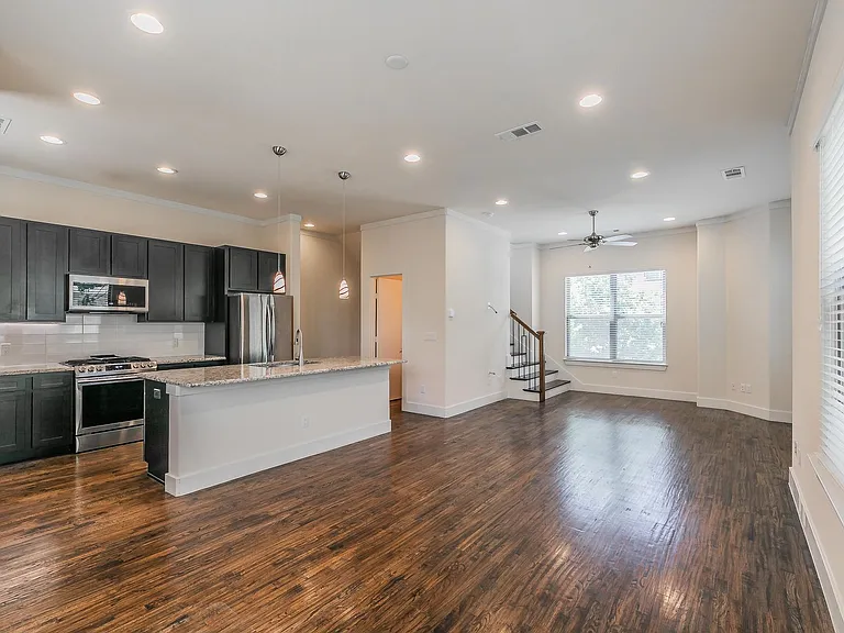 5901 Ross Ave #7 — Photo 8