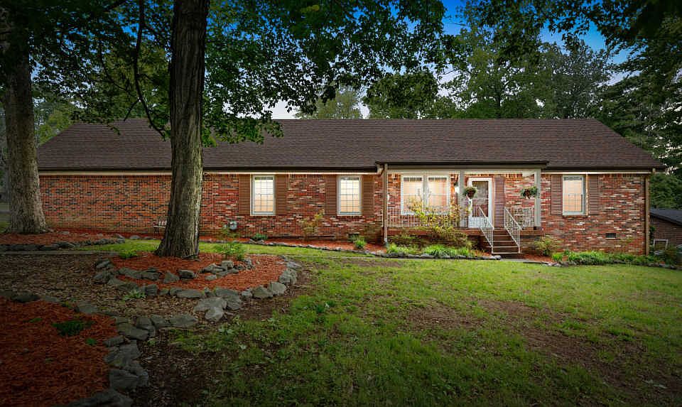 1st image of 102 Friar Dr
