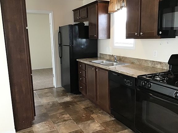 2nd image of 900 W Columbia St #213