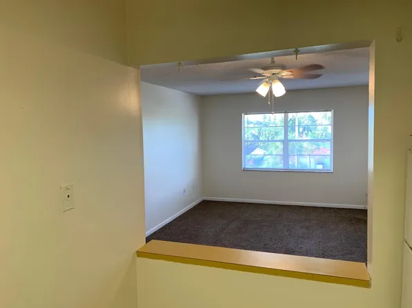 1860 Massachusetts Ave NE APT 311, Saint Petersburg, FL 33703