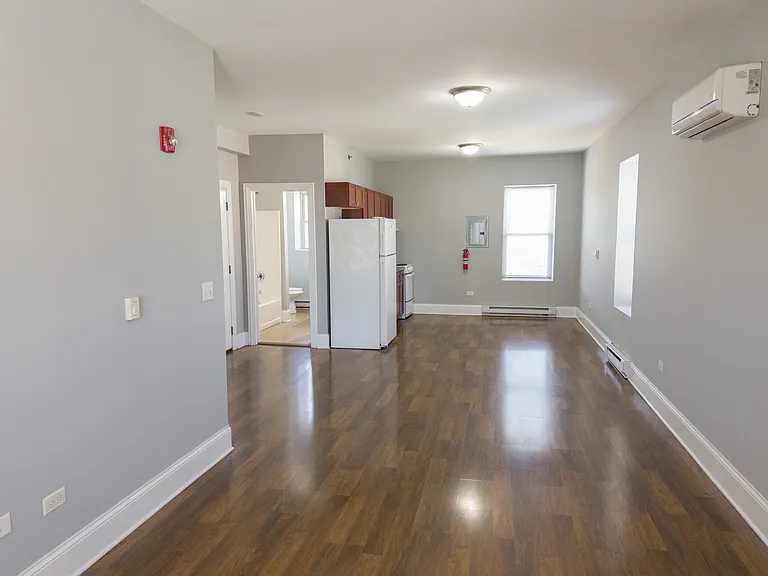 113 N Hickory St #B — Photo 6