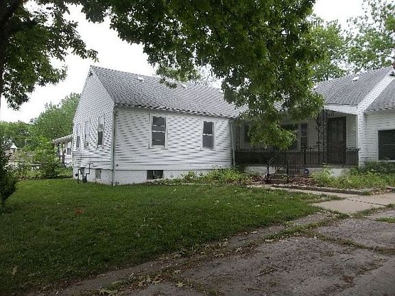 3rd image of 1025 E Smith Ave