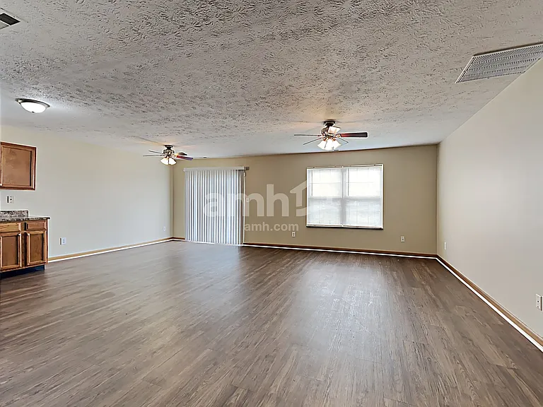 8255 Captain Dr — Photo 6