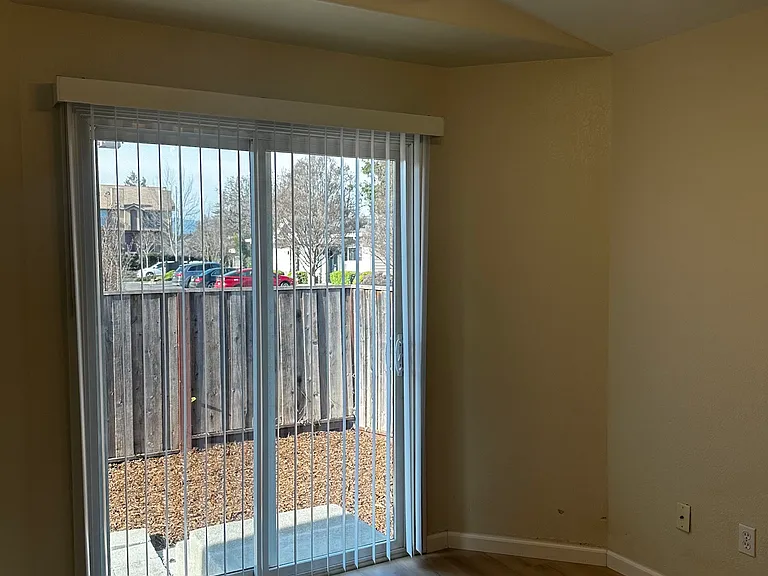 106 Tyson Ct — Photo 4