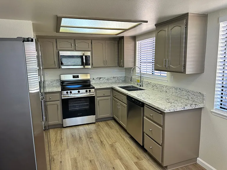 11630 Pepper Ln — Photo 2