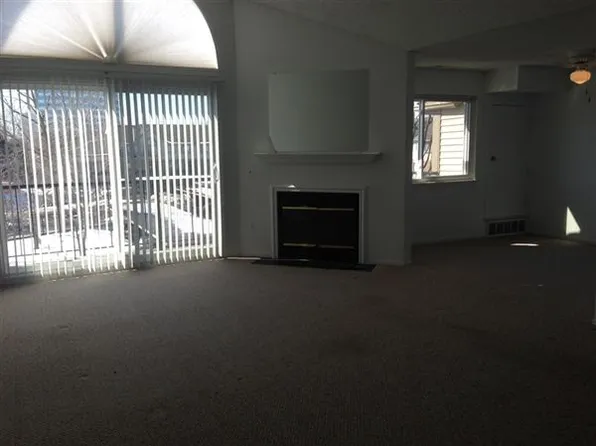 26823 W Carnegie Park Dr #77, Southfield, MI 48034