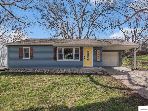 8537 Lafayette Ave, Omaha, NE 68114