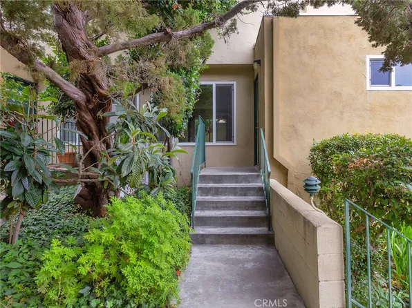 11138 Aqua Vista St APT 18, North Hollywood, CA 91602