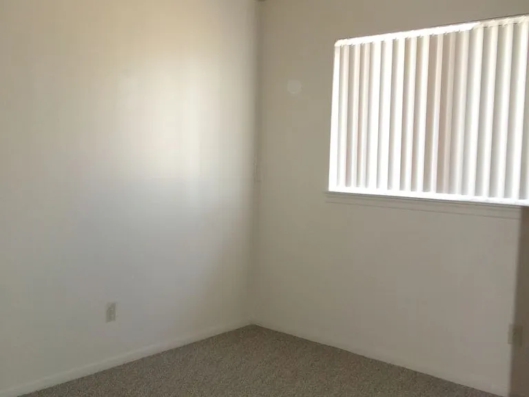 9404-9406 Lenox Pl — Photo 9