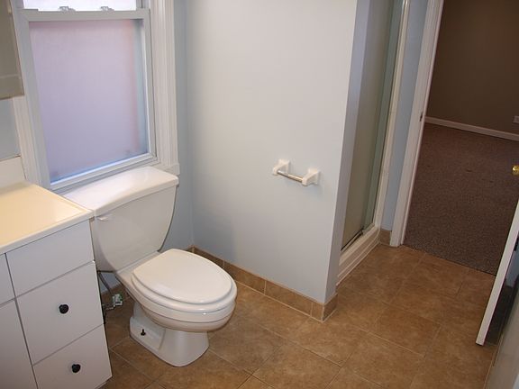 5th image of 835 N Marshfield Ave