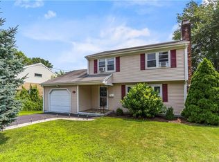 47 Old Stratfield Rd, Fairfield, CT 06825