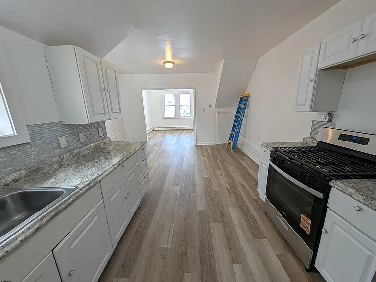 2015 Grant Ave — Photo 11
