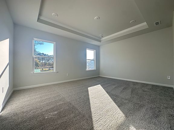 4th image of 1604 Tamarisk Ln