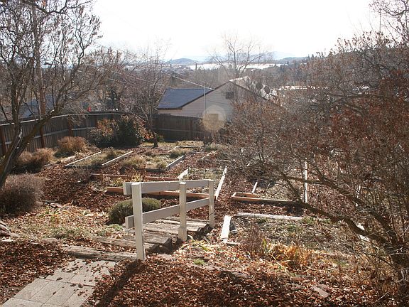 Large Terraced Garden Area