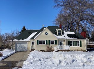 1023 4th St NE, Devils Lake, ND 58301